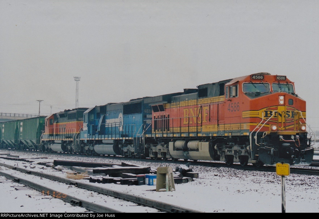 BNSF 4586 East